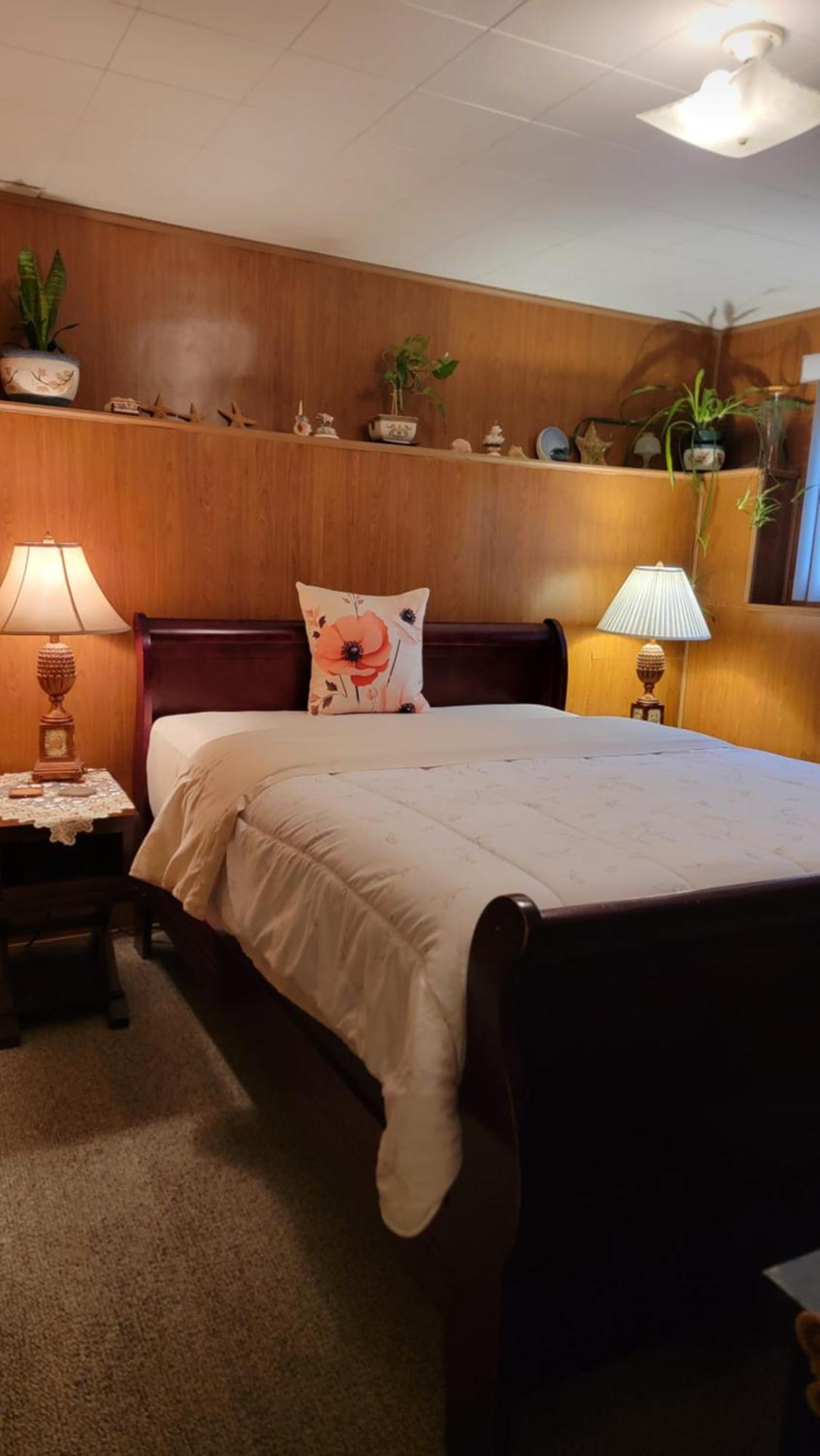 Charming - 2 Bedrooms Suite, 1 Full Bath & Family Room Kamloops Dış mekan fotoğraf