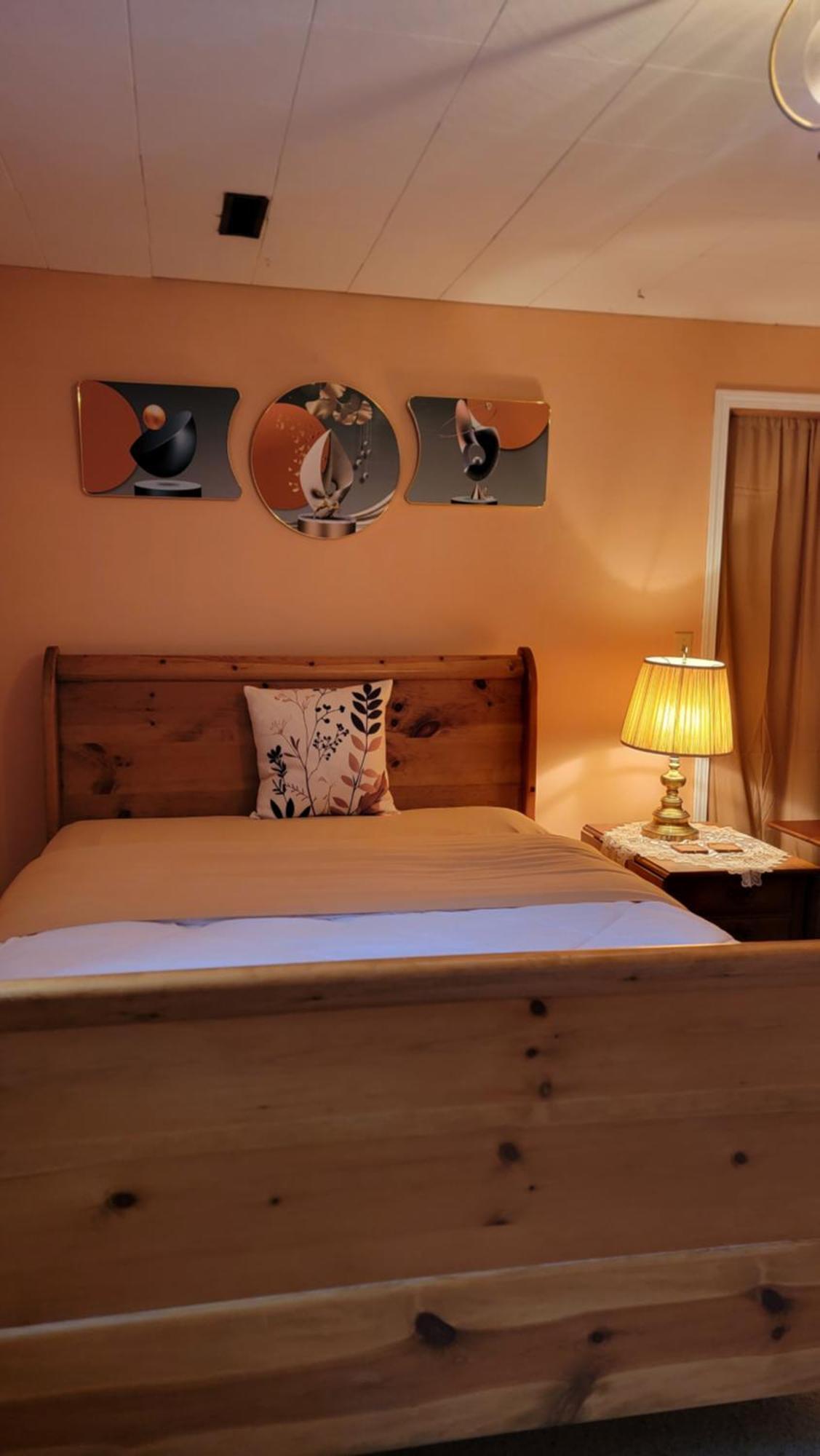 Charming - 2 Bedrooms Suite, 1 Full Bath & Family Room Kamloops Dış mekan fotoğraf