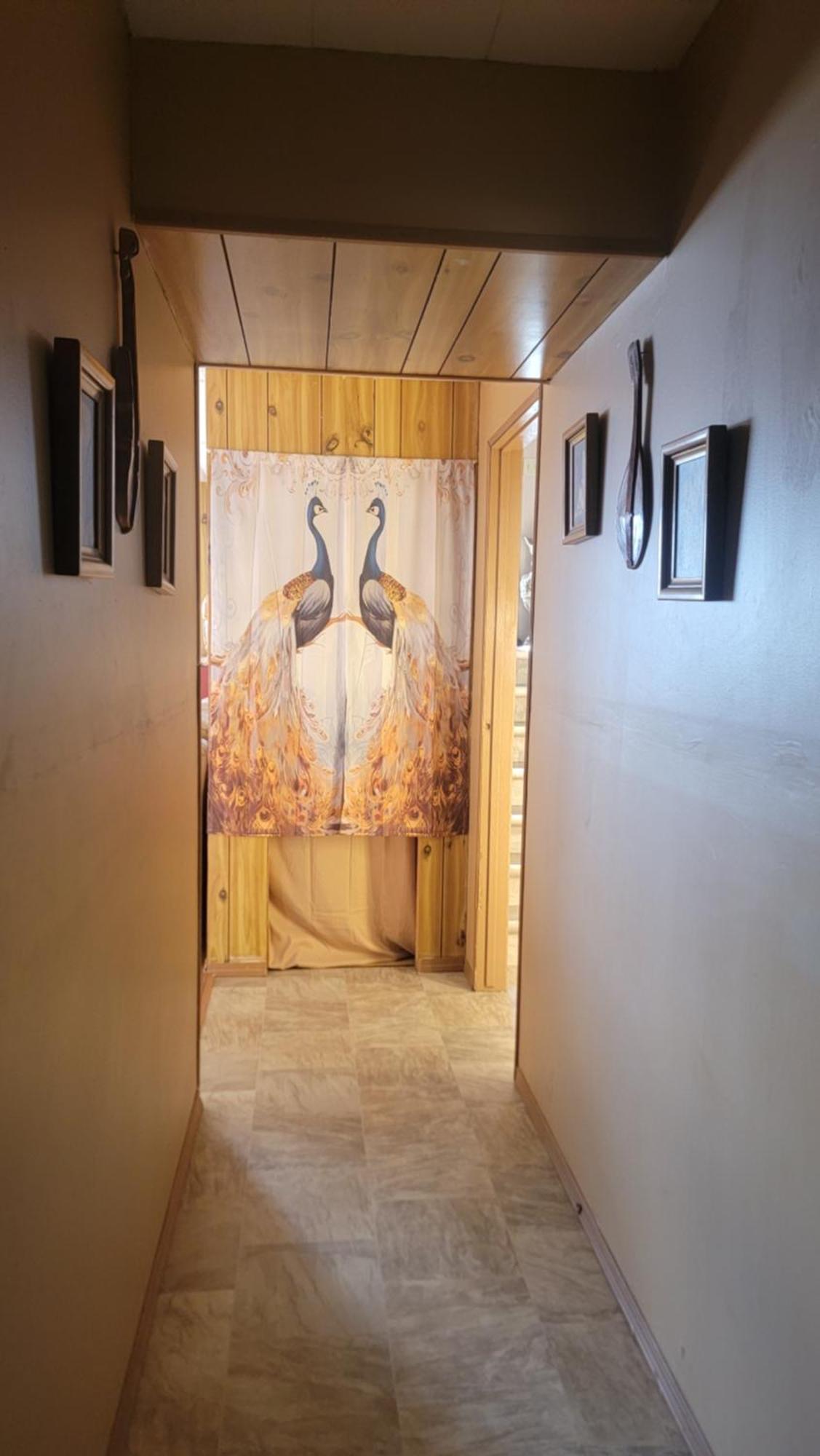 Charming - 2 Bedrooms Suite, 1 Full Bath & Family Room Kamloops Dış mekan fotoğraf