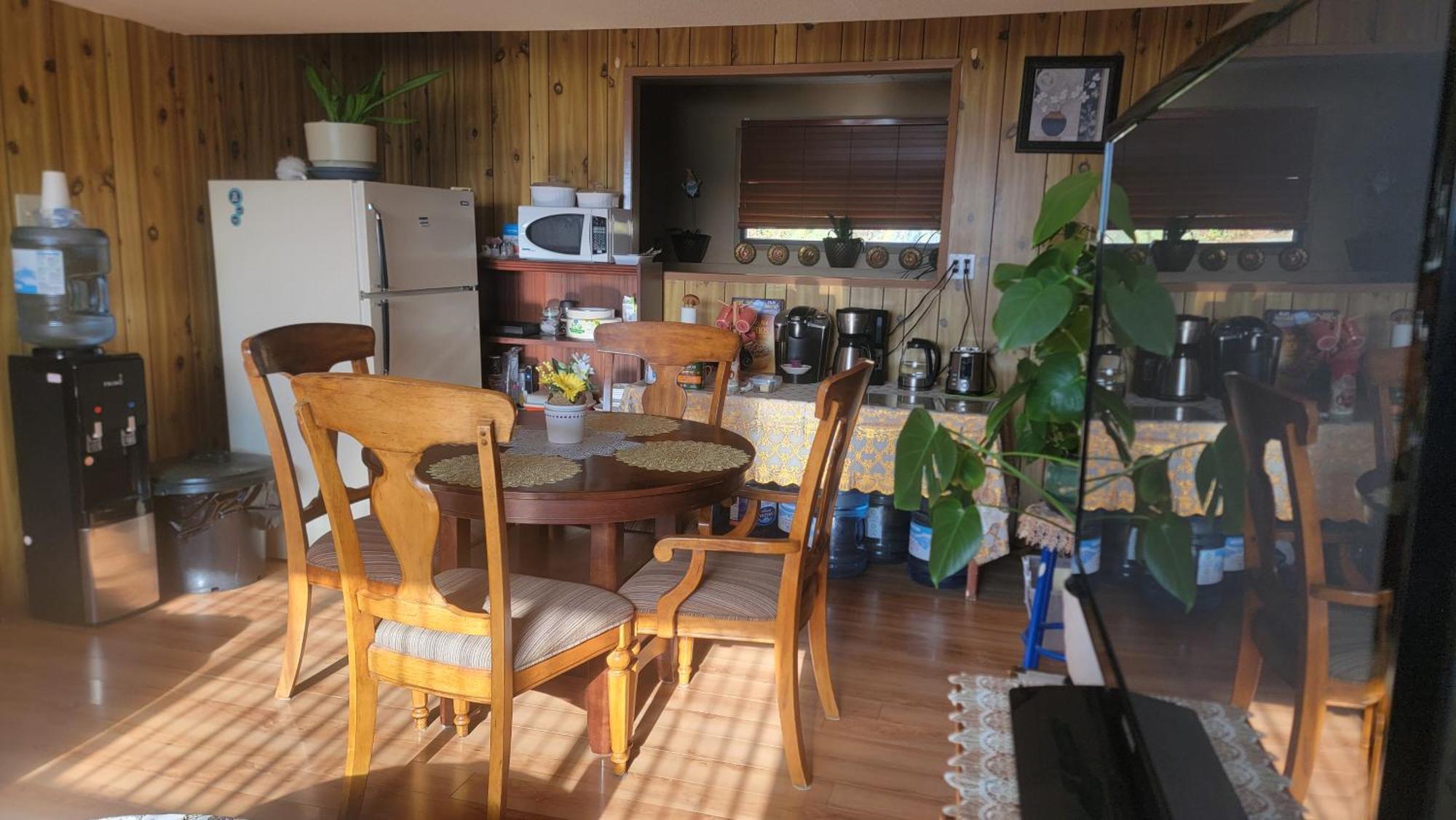 Charming - 2 Bedrooms Suite, 1 Full Bath & Family Room Kamloops Dış mekan fotoğraf